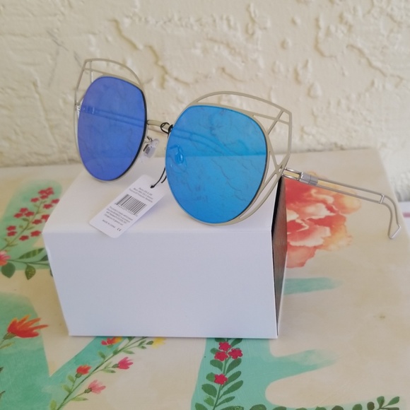 2019  CAT EYE STYLE MIRROR LENS WOMAN SUNGLASSES - Picture 2 of 6